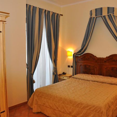 Hotel Urbano V มอนเตเฟียสโกเน ภายนอก รูปภาพ